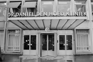 Wijden rekenmachine antiek Historie - Over radioloog Daniel den Hoed | Daniel den Hoed fonds