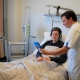 Patiënt gebruikt muziek als medicijn in het ziekenhuis